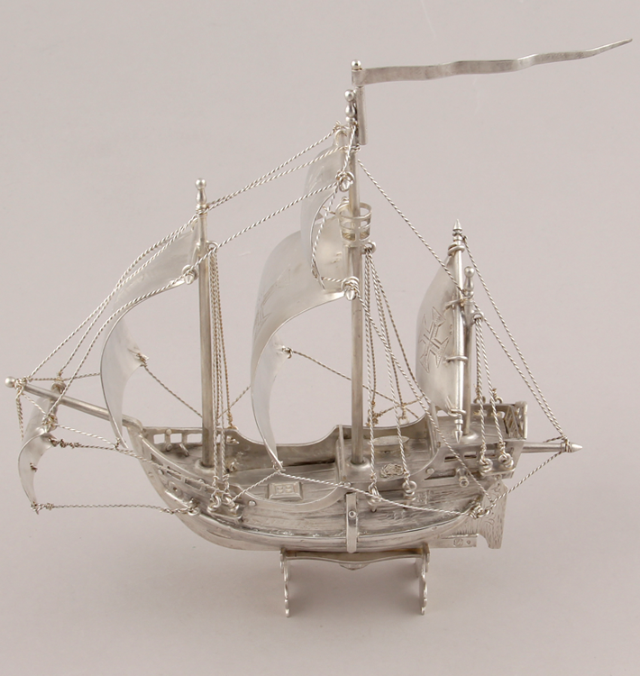 은제 포르투갈 배 모형 Silver miniature of Portuguese ship